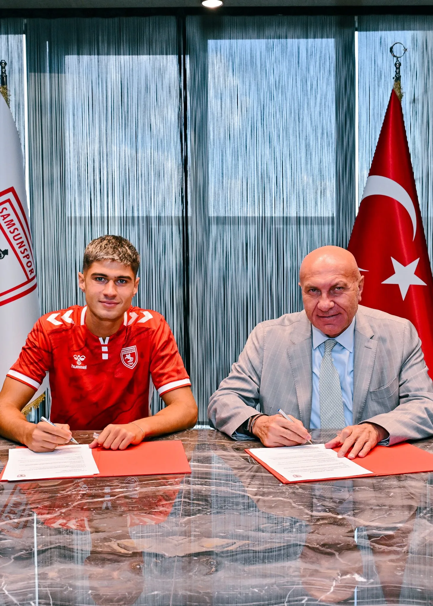 Samsunspor&rsquo;dan Geleceğe 3 Milyon Euro&rsquo;luk Yatırım: İtalyan Stoper Gabriele Guarino Samsun&rsquo;da!