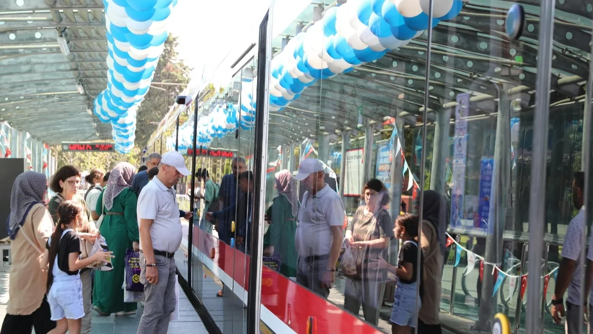 Samsun'un Yeni Tramvaylarına Vatandaşlardan Tam Not Samsun'un Yeni Tramvaylarına Vatandaşlardan Tam Not
