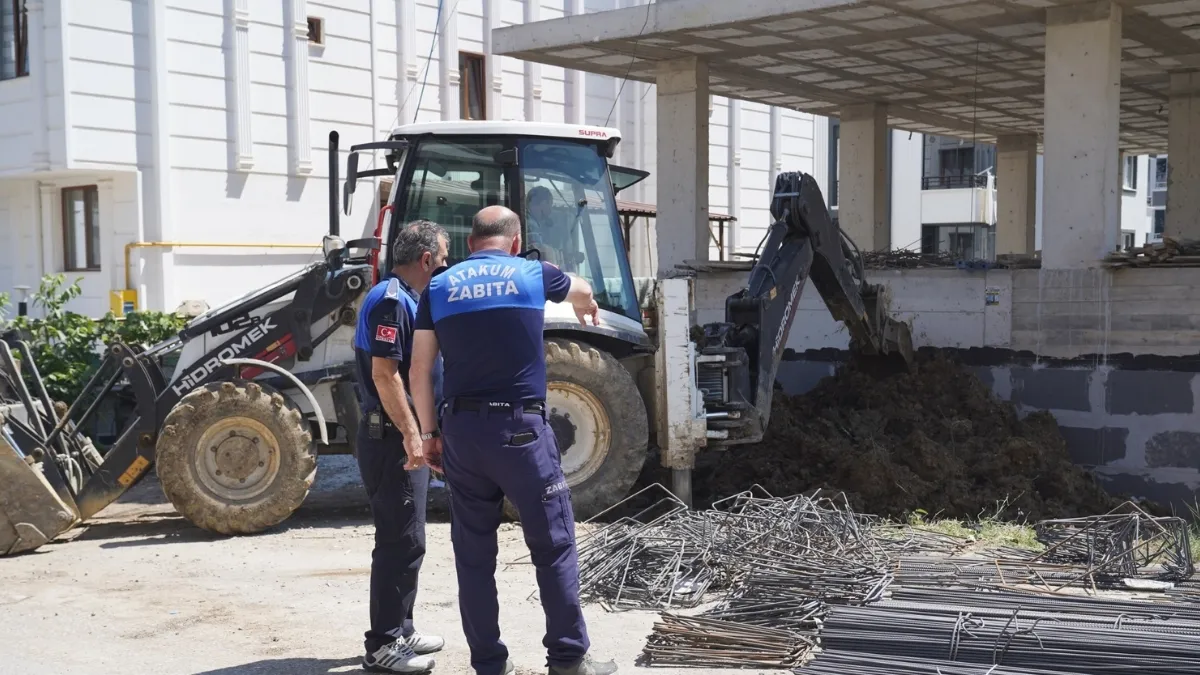 Atakum Zabıtası kurallara uymayan inşaat firmalarına göz açtırmıyor Atakum Zabıtası kurallara uymayan inşaat firmalarına göz açtırmıyor